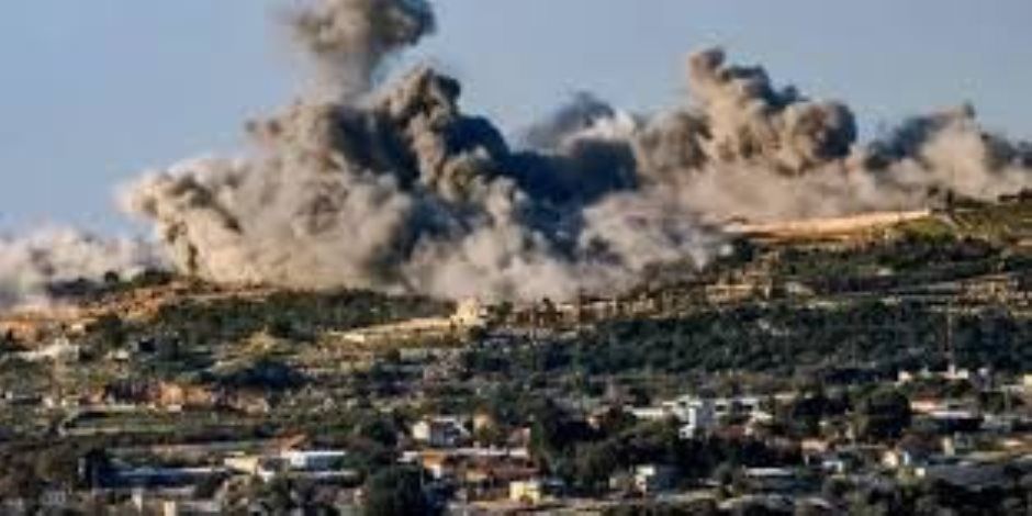 تقارير : الجيش الإسرائيلي يوسع عملياته بجنوب لبنان ويشن غارات على النبطية والمنصوري