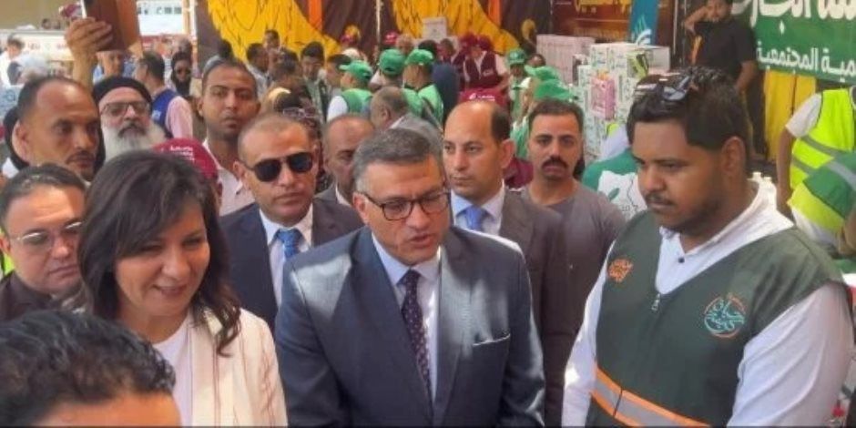 توزيع 7 آلاف مساعدة وكارت شراء و3 آلاف قطعة ملابس ضمن قافلة التحالف بقنا
