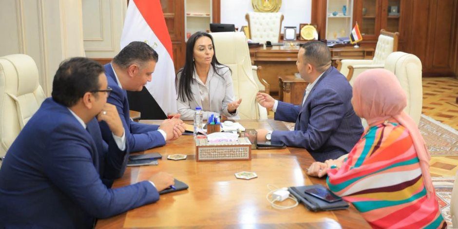 وزيرة التضامن الاجتماعي تلتقي عددًا من النواب لمناقشة ملفات الوزارة واستعراض طلباتهم