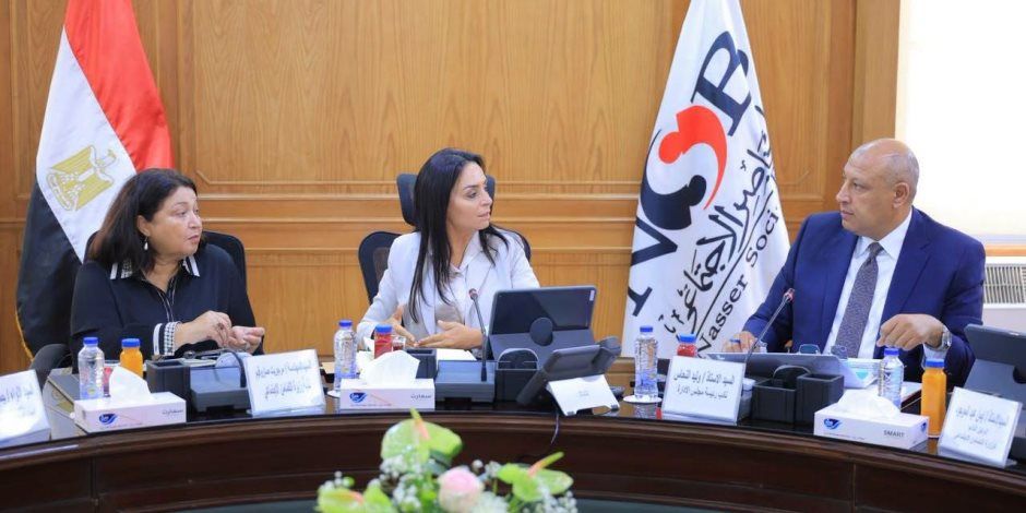 وزيرة التضامن تناقش تعزيز كفاءة العمل وتطوير الخدمات المصرفية في بنك ناصر
