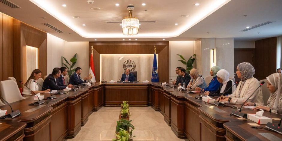 رئيس هيئة الدواء المصرية يبحث مع شركة «بيرنا» المكسيكية آفاق الاستثمار والتعاون الدوائي