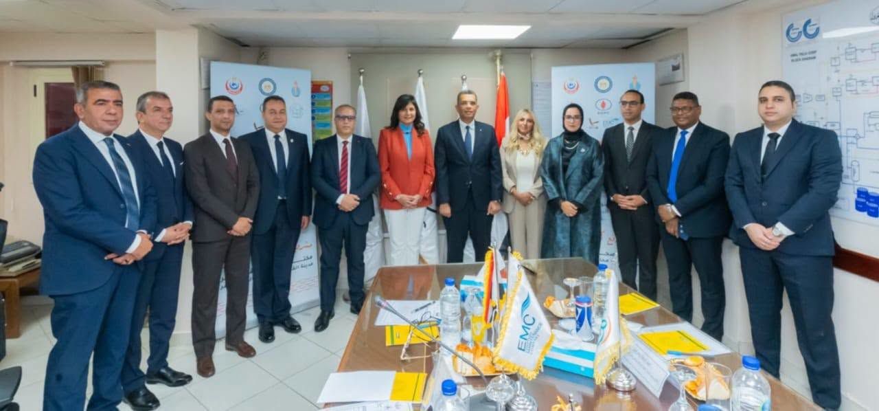 بحضور السفيرة نبيلة مكرم.. مؤسسة حياة كريمة عضو التحالف الوطني توقع بروتوكول تعاون لتطوير مكتب صحة القصير