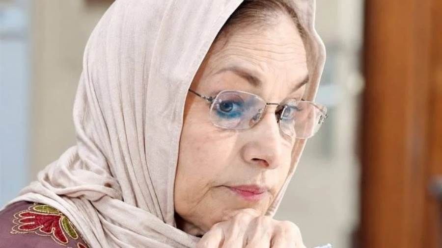 الفنانة نادية رشاد تعلن اعتزالها الفن والكتابة نهائياً