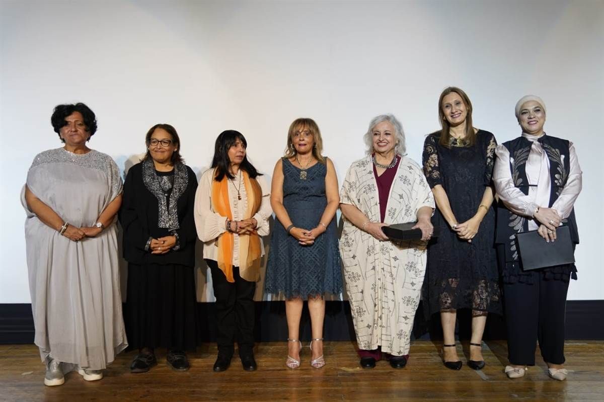 انطلاق مهرجان إيزيس الدولي لمسرح المرأة بحضور النجوم أقيم مساء الجمعة 25 سبتمبر حفل افتتاح الدورة الرابعة من مهرجان إيزيس الدولي لمسرح المرأة.شهد حفل الافتتاح حضو إقرأ المزيد