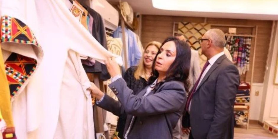 وزيرة التضامن تفتتح معرض صندوق دعم الصناعات الريفية والبيئية بالعجوزة