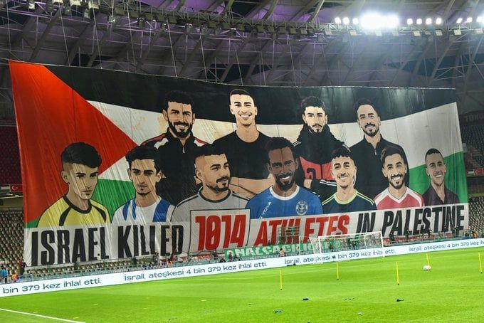 42 ألف مشجع يصنعون ليلة استثنائية لفلسطين في كونيا بتواجد مصطفى محمد (فيديو)