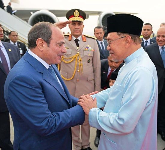 معلومات عن وسام التاج الوطني الرئيسي السامي المهدى من ملك ماليزيا للرئيس السيسي