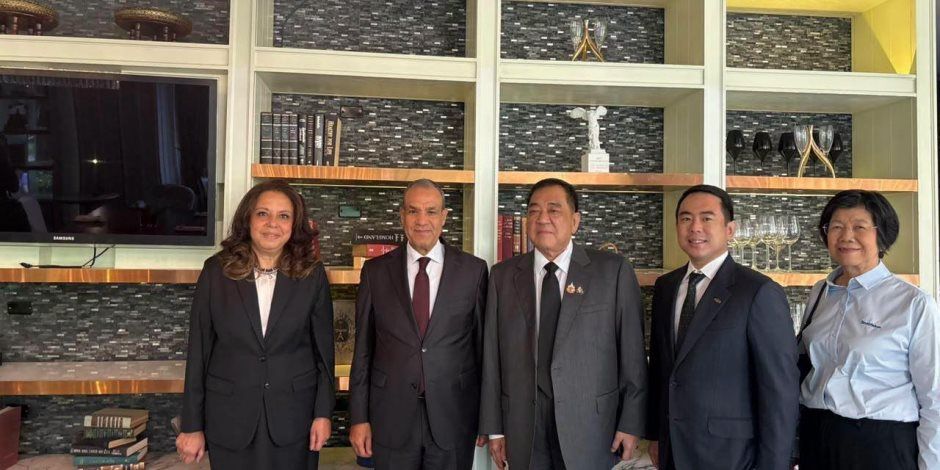 وزير الخارجية يلتقي رئيس غرفة التجارة التايلاندية