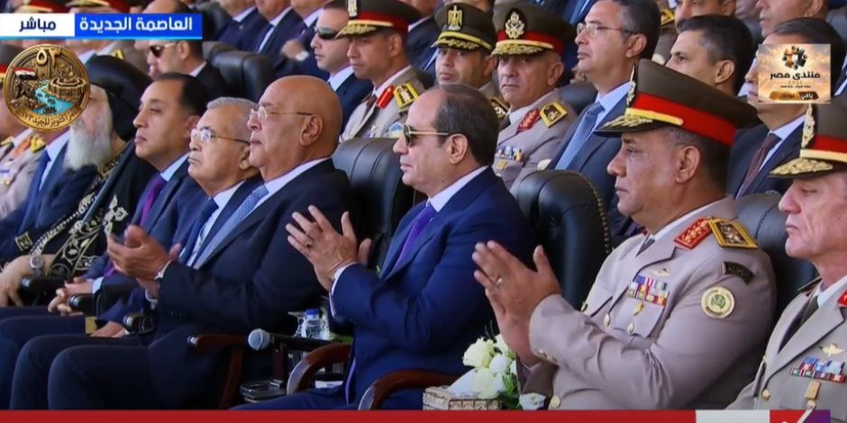 الرئيس السيسي: القوات المسلحة ليست كياناً منفصلاً أو مؤسسة معزولة عن المجتمع بل تتشكل من كل بيت مصري