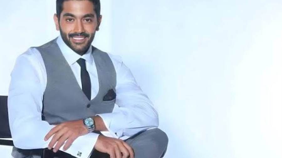 أحمد فلوكس يعلن ارتباطه رسميًا وبدء حياة جديدة