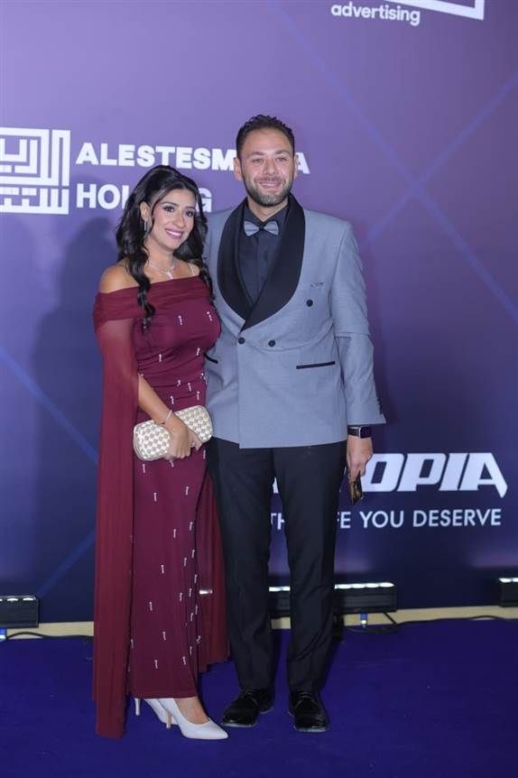 النجوم يتألقون في حفل جوائز The best أقيم مساء الإثنين 26 أكتوبر حفل توزيع جوائز The best تحت سفح الأهرمات.حضر الحفل عدد كبير من نجوم الفن والإعلا إقرأ المزيد