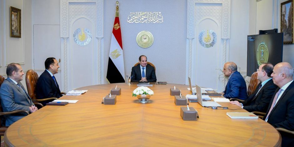 وزير الكهرباء: خط هوائي بجهد 500 كيلو فولت لنقل طاقة الرياح من خليج السويس