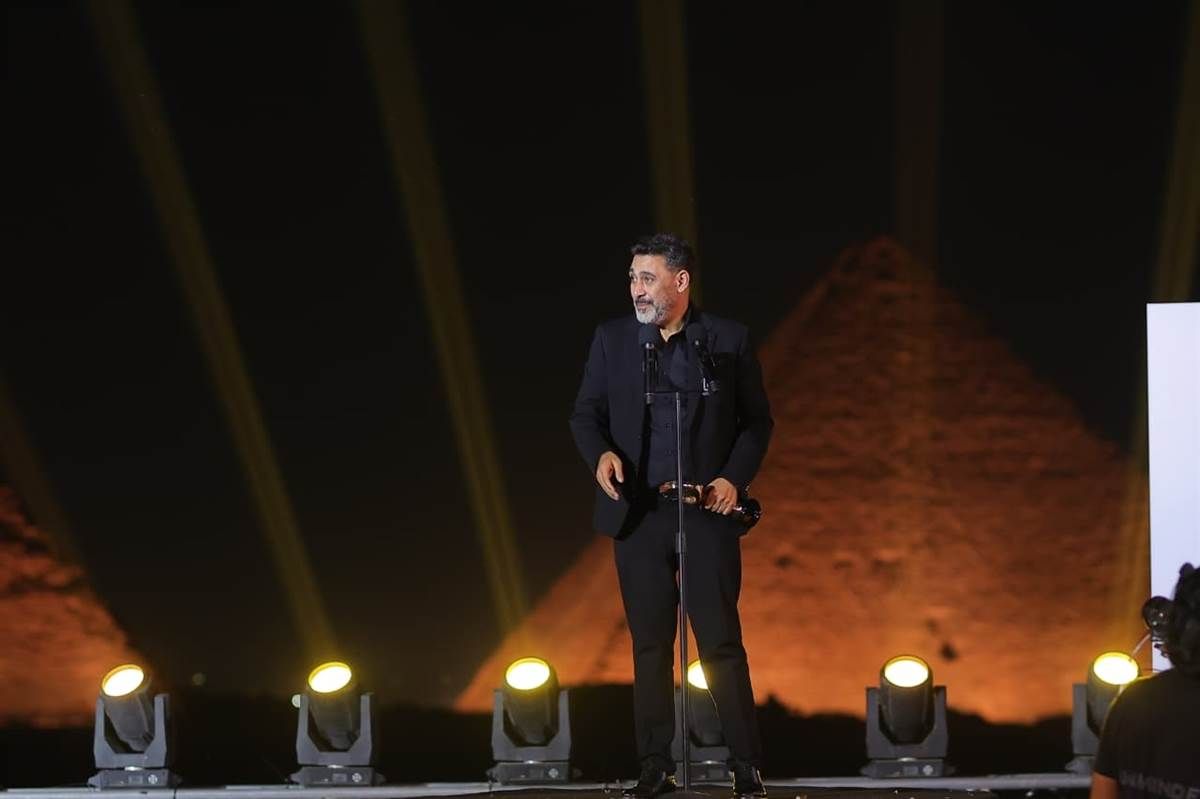 النجوم يتألقون في حفل جوائز The best أقيم مساء الإثنين 26 أكتوبر حفل توزيع جوائز The best تحت سفح الأهرمات.حضر الحفل عدد كبير من نجوم الفن والإعلا إقرأ المزيد