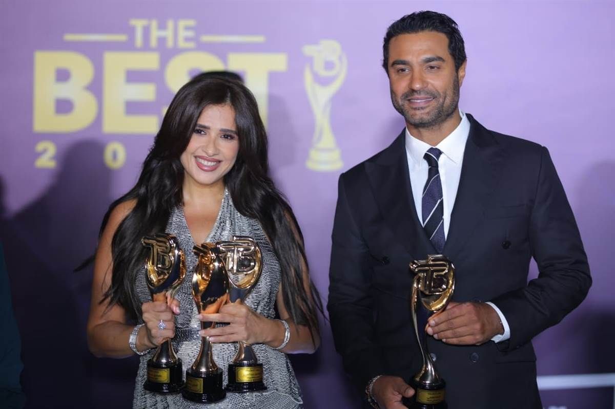 النجوم يتألقون في حفل جوائز The best أقيم مساء الإثنين 26 أكتوبر حفل توزيع جوائز The best تحت سفح الأهرمات.حضر الحفل عدد كبير من نجوم الفن والإعلا إقرأ المزيد