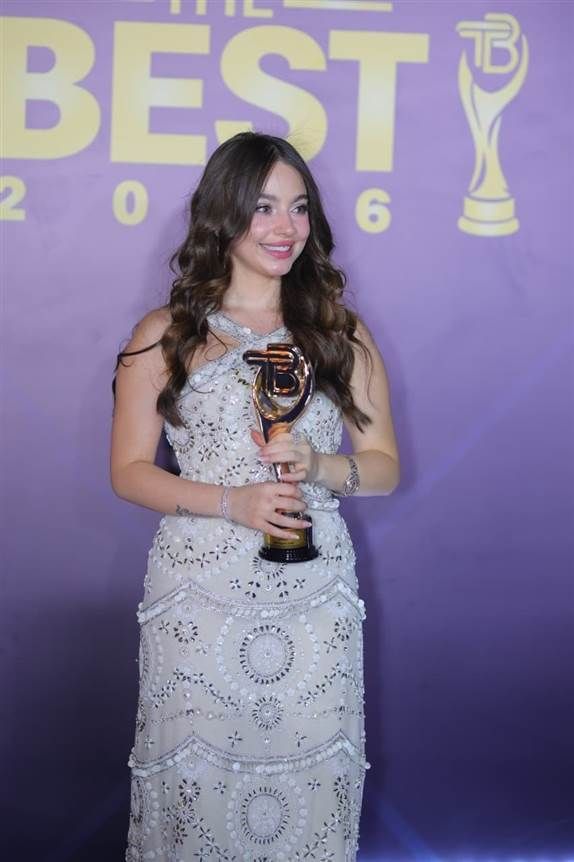 النجوم يتألقون في حفل جوائز The best أقيم مساء الإثنين 26 أكتوبر حفل توزيع جوائز The best تحت سفح الأهرمات.حضر الحفل عدد كبير من نجوم الفن والإعلا إقرأ المزيد
