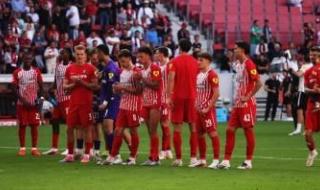 فوز فرايبورغ وأوغسبورغ في البوندسليغا
